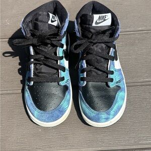 Kids unisex Nikes size 10c